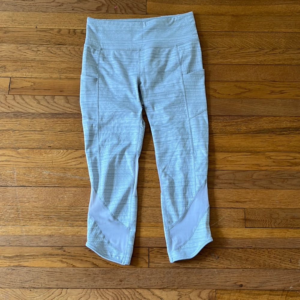Cropped Athleta leggings